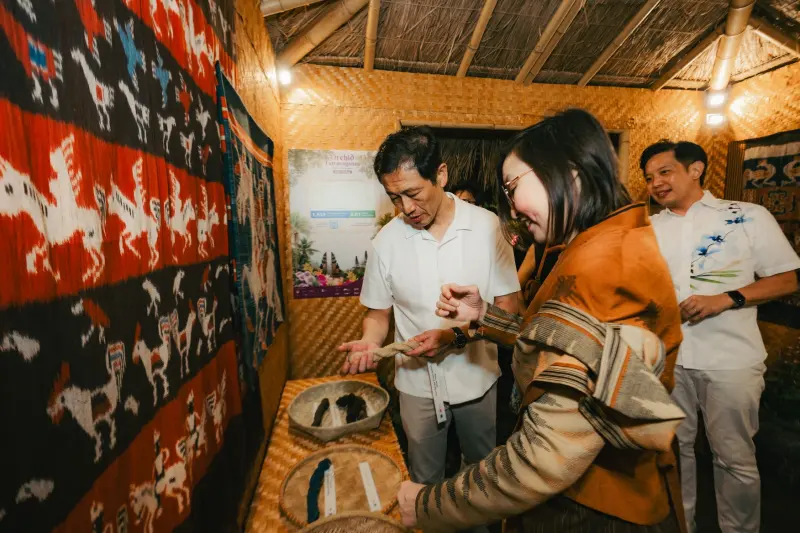Local Pride Mendunia! Cerita Keren di Balik Instalasi Rumah Sumba Milik Astra di Singapura
